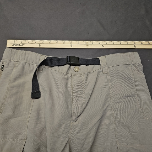 The North Face Nylon Cargo Hiking Shorts MENS SZ L Beige Pockets Belted Outdoors - Picture 3 of 8